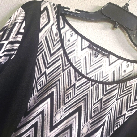 Mlle Gabrielle Midi Dress - Picture 2 of 6